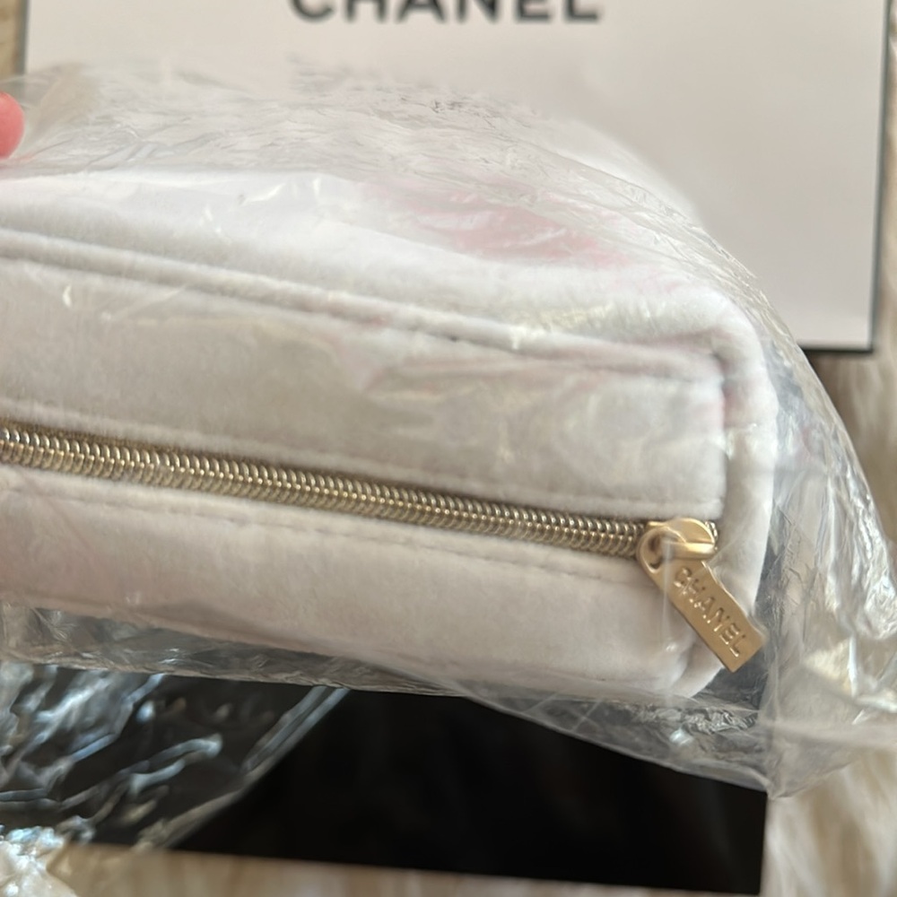 white chanel makeup bag - Picture 2 of 2